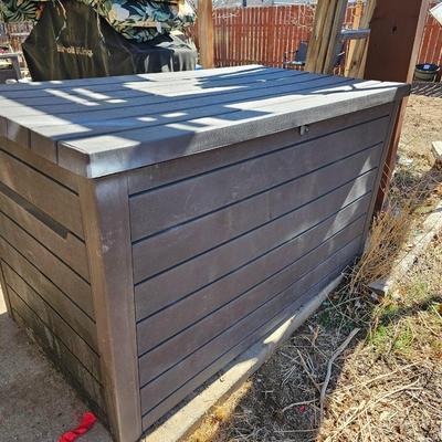 Large Keter storage box - Patio storage