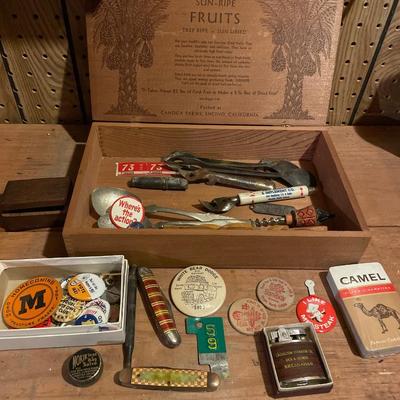 Misc box of vintage items