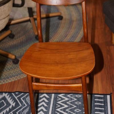 WEST ELM BRAND TEAK DINING ROOM SET W/ BEAUTIFUL GRAIN COLORS/ FOUR CHAIRS/BENCH /ONE LEAF