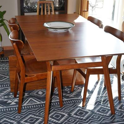 WEST ELM BRAND TEAK DINING ROOM SET W/ BEAUTIFUL GRAIN COLORS/ FOUR CHAIRS/BENCH /ONE LEAF