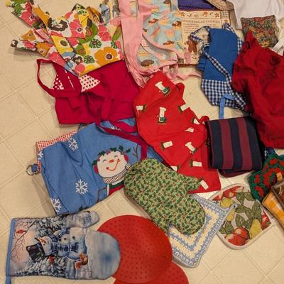 Variety Of Aprons & Oven Mitts
