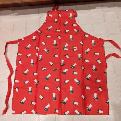 Variety Of Aprons & Oven Mitts