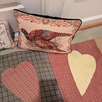Light Quilts & Pillows