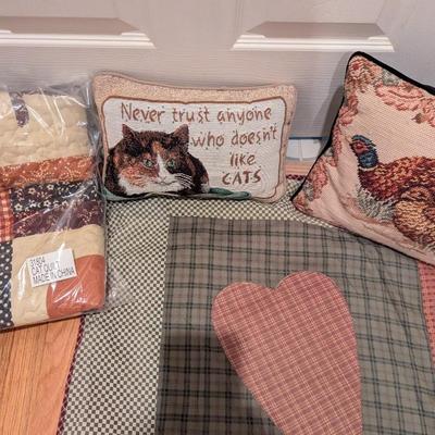 Light Quilts & Pillows