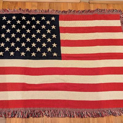 Approx 37 1/2" x 47 1/2" Flag Decor With Pillow