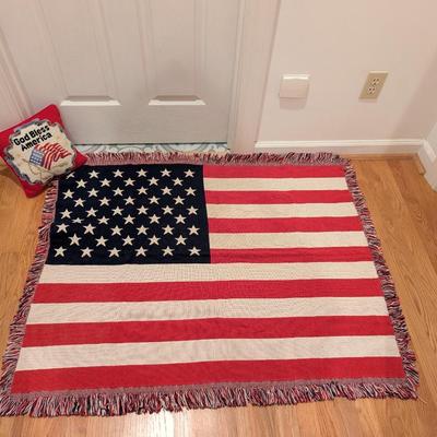 Approx 37 1/2" x 47 1/2" Flag Decor With Pillow