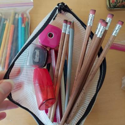 Watercolor Paint, Sketchbooks and More (B2-BBL)