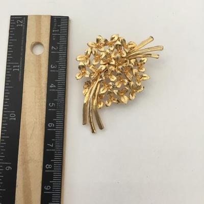 Vintage Gold tone brooch