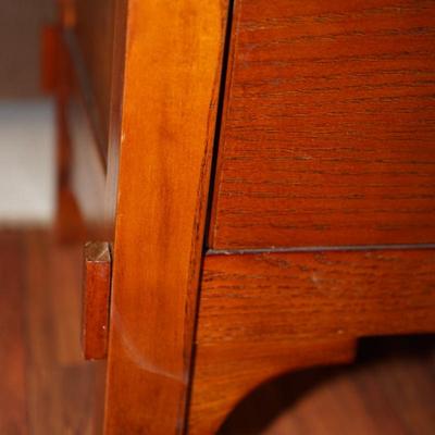 ARTS AND CRAFTS STYLE OAK END TABLE W/DRAWER AND LOWER SHELF.