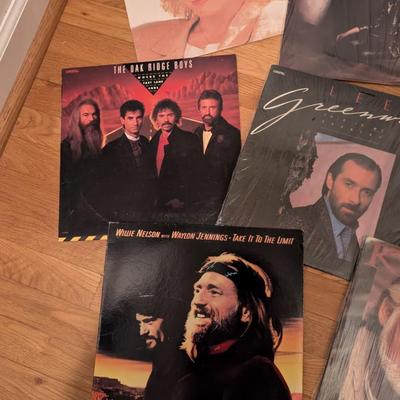 Assortment Of Records Various Artists Willie Nelson Reba Alabama Kenny Rogers
