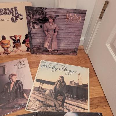 Assortment Of Records Various Artists Willie Nelson Reba Alabama Kenny Rogers
