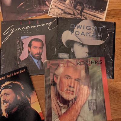 Assortment Of Records Various Artists Willie Nelson Reba Alabama Kenny Rogers