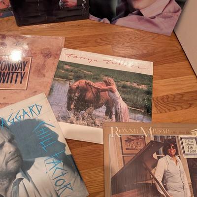 Assortment Of Records Various Artists Reba Randy Travis Conway Twitty Merle Haggard