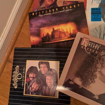 Assortment Of Records Various Artists Reba Randy Travis Conway Twitty Merle Haggard