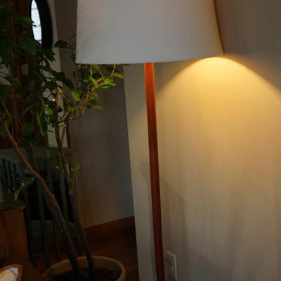NATURAL TEAK FLOOR LAMP /GOOD FABRIC SHADE, ROUND SECURE BASE/FOOT PEDAL SWITCH