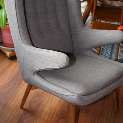 CLASSIC MCM STYLE WING CHAIR SIDE CHAIR W/ TEAK LEGS, LIGHT GREY- TUFT BACK.
