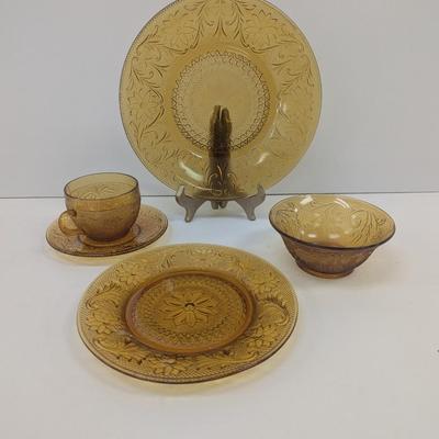 30 Pieces Of Tiara Exclusive Dinner Set #26