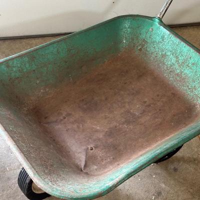 LOT 2G: Scott’s Turf Builder Edgeguard Spreader & Wheelbarrow