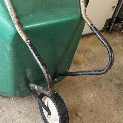 LOT 2G: Scott’s Turf Builder Edgeguard Spreader & Wheelbarrow