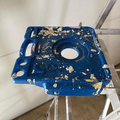 LOT 3G: 6’ Werner 6’ Folding Ladder