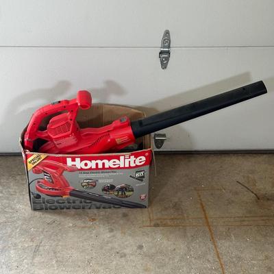 LOT 4G: Craftsman Electric Chainsaw, Homelite Electric Blower/Vac & Craftsman Bushwacker
