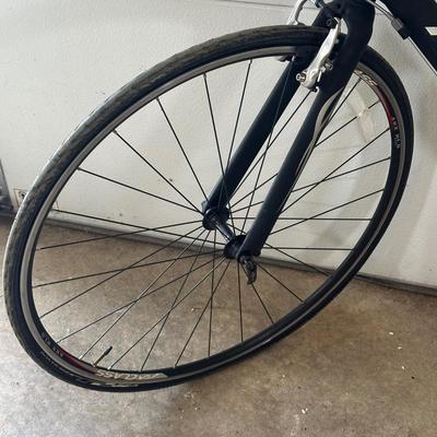 LOT 6G: 21” Fuji Silhouette Bicycle