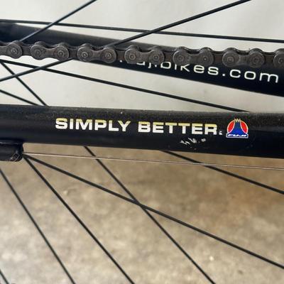 LOT 6G: 21” Fuji Silhouette Bicycle