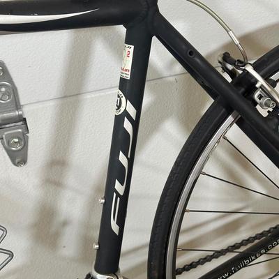 LOT 6G: 21” Fuji Silhouette Bicycle