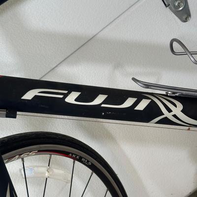 LOT 6G: 21” Fuji Silhouette Bicycle