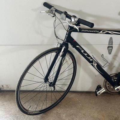 LOT 6G: 21” Fuji Silhouette Bicycle
