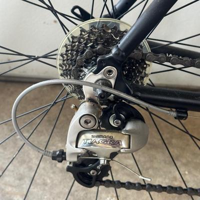 LOT 6G: 21” Fuji Silhouette Bicycle