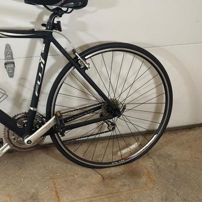 LOT 6G: 21” Fuji Silhouette Bicycle