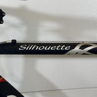 LOT 6G: 21” Fuji Silhouette Bicycle