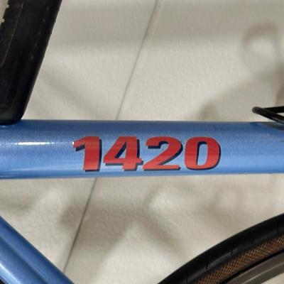 LOT 7G: Trek 1420 Bicycle
