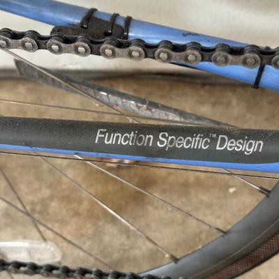LOT 7G: Trek 1420 Bicycle