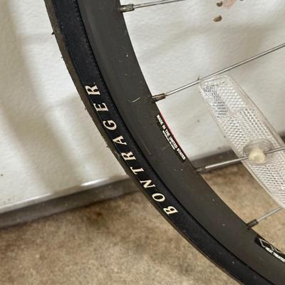 LOT 7G: Trek 1420 Bicycle