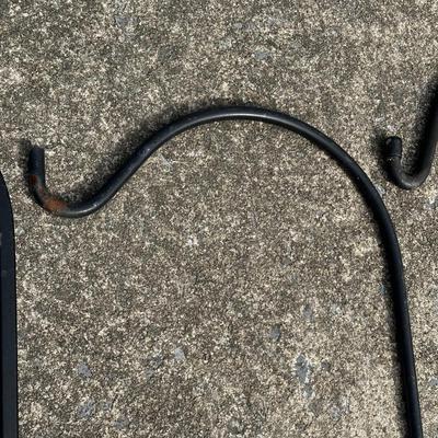 LOT 8G: Shepards Hooks & Pots