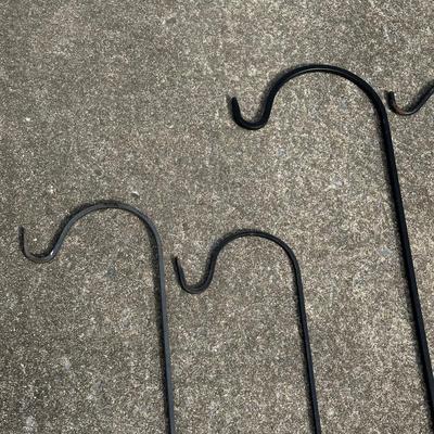 LOT 8G: Shepards Hooks & Pots