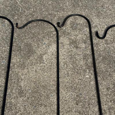 LOT 8G: Shepards Hooks & Pots