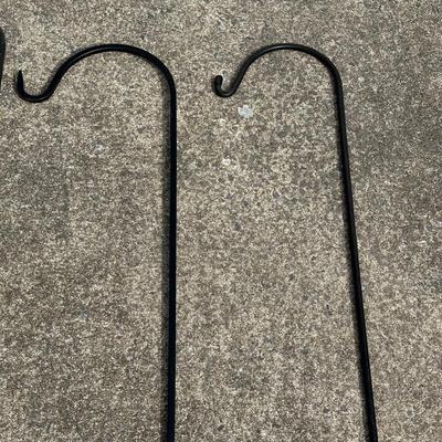 LOT 8G: Shepards Hooks & Pots