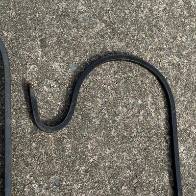 LOT 8G: Shepards Hooks & Pots