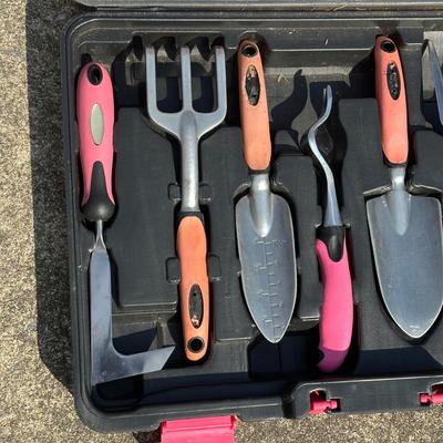 LOT 9G: Gardening Tool Essentials! 18 Piece Apollo Garden Tool Set& More