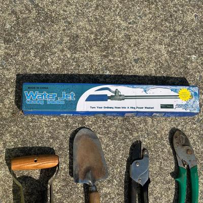 LOT 9G: Gardening Tool Essentials! 18 Piece Apollo Garden Tool Set& More