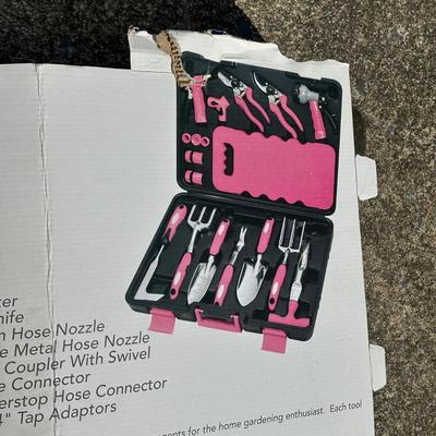LOT 9G: Gardening Tool Essentials! 18 Piece Apollo Garden Tool Set& More