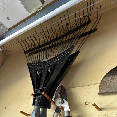LOT 10G: House/Garden Tools! Shovels, Snow Shovels, Brooms & More