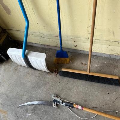 LOT 10G: House/Garden Tools! Shovels, Snow Shovels, Brooms & More