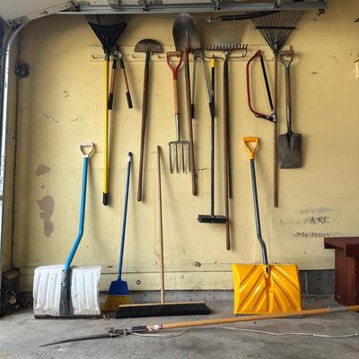 LOT 10G: House/Garden Tools! Shovels, Snow Shovels, Brooms & More