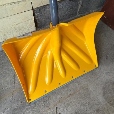 LOT 10G: House/Garden Tools! Shovels, Snow Shovels, Brooms & More