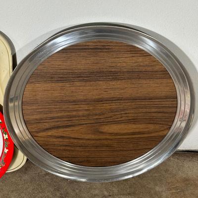 LOT 13G: Kitchen Essentials! Serving Trays, Pyrex, Cutting Board & More