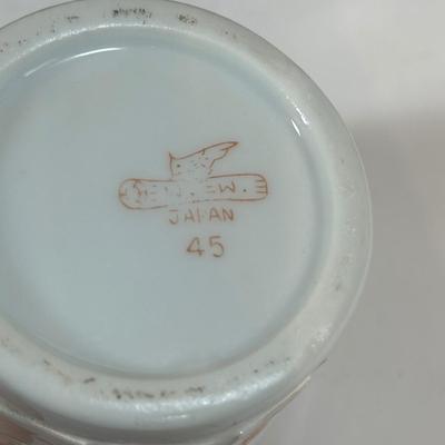 LOT 14D: Kitchen Appliances, Essentials & Decor - Electric Crepe Maker, Bundt Pan & More